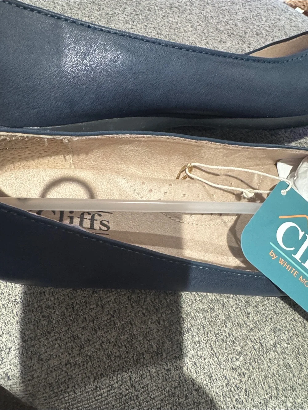 Cliffs by WHITE MOUNTAIN Navy Pleated Slip-On Ballet Flats - Picture 10 of 12